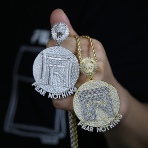 Nuova <span class=keywords><strong>Collana</strong></span> Hip-Hop da Uomo in Rame con Pendente a Testa di <span class=keywords><strong>Leone</strong></span> 'Fear Nothing' e Catena in Bambù Intarsiata di Zirconi - Product Image 1