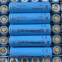 Baterai Isi Ulang Li-Ion Cair LiCoO2 18650 Bersertifikasi CCC UN38.3, 3.7V 2200mAh, 300 Siklus, Kapasitas Tinggi, Paket Baterai DIY