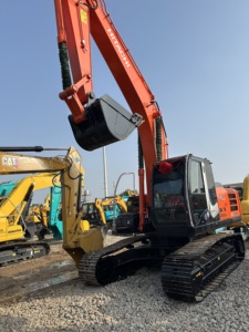 Excavadora Usada Hitachi ZX240H – Original de Japón, Pocas Horas de Uso, Excelente Estado - Product Image 3