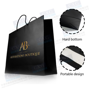 Sac en <span class=keywords><strong>carton</strong></span> noir de luxe pour l'emballage de vêtements, avec logo estampé à chaud, sac cadeau personnalisé pour boutique, idéal pour les petites entreprises - Product Image 5