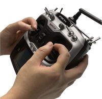 Radiolink AT9S Pro Émetteur RC 12 Canaux 2.4G avec Systèmes Radio à Protocole Crossfire 0.88KG pour Drones en Plastique et Avions à Aile Fixe