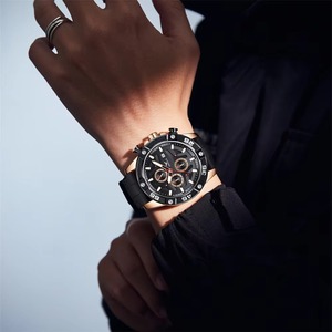 Montre Homme Nouvelle Tendance ONOLA en Gros, Chronomètre, Aiguilles des secondes, Étanche, Bracelet en Silicone, Montre à Quartz pour Homme - Product Image 3