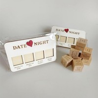 Jeu de Dés Hexagonaux en Bois de Teck Personnalisé pour Couples pour Soirée Romantique et Divertissement
