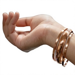 Ensemble de bracelets joncs ronds lisses empilables en cuivre pur, poli miroir, en cuivre massif, fermés, à enfiler, pour femme, ayurvédiques - Product Image 1