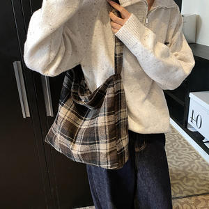 2025 nuevo bolso de hombro de lona gris, diseño suave, bolso de moda para mujer - Product Image 5