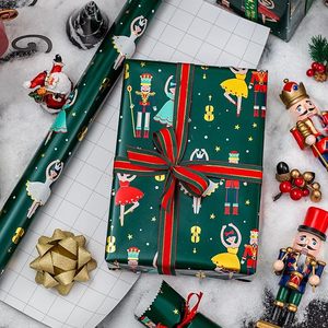 Papel de regalo navideño con diseño de Cascanueces y bailarina en verde, papel para envolver regalos festivos - Product Image 1