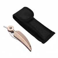Couteau de poche pliant personnalisé en forme de plume avec manche en aluminium et bord en bec, idéal pour le camping en extérieur, livré dans un sac en nylon
