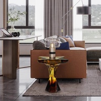 Table d'appoint moderne minimaliste de luxe en résine, translucide, à piétement torsadé dégradé, pour intérieurs haut de gamme