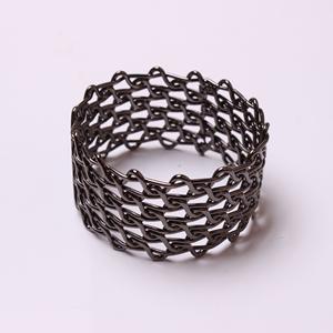 Anneaux de serviette en métal argenté de luxe de conception européenne, en gros, personnalisés, en stock, nouveaux, faveurs de mariage, anneau de serviette rond en métal noir - Product Image 1