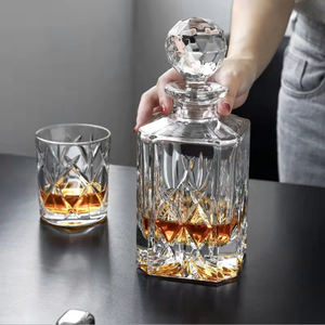Ensemble de <span class=keywords><strong>carafe</strong></span> <span class=keywords><strong>à</strong></span> <span class=keywords><strong>whisky</strong></span> élégante pour hommes, <span class=keywords><strong>carafe</strong></span> <span class=keywords><strong>à</strong></span> liqueur en <span class=keywords><strong>cristal</strong></span> de 5 pièces avec bouchon en verre massif orné pour cadeaux - Product Image 6