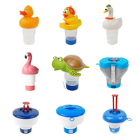 Produk baru Dispenser kimia klorin Spa hewan yang dapat disesuaikan PVC ramah lingkungan dengan Model Floater hiu untuk Kolam renang