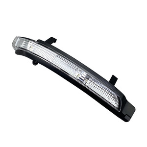 Luz LED de Señalización Lateral para Skoda Octavia Superb, 3T0949101, Material de PC Negro, Compatible con Lado Izquierdo y Derecho - Product Image 1