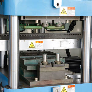 7660 termoformatrice di plastica automatica della stazione del modello quattro che fa il contenitore dell'uovo, la scatola della frutta, contenitore dell'alimento - Product Image 2