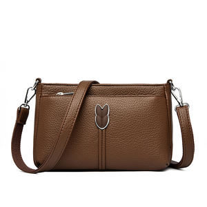 Sac messager de luxe pour femme, doublure en polyester durable, fermeture éclair, détails rivetés. Sac à main portable en PU de haute qualité pour femmes. - Product Image 5