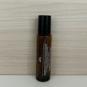 Flacon roll-on en verre épais transparent de 10 ml pour huile corporelle, parfum, sérum, huile essentielle avec bille roulante en métal et capuchon blanc - Product Image 6