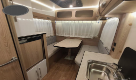 Caravane de voyage de haute qualité, grande capacité, en fibre de verre, portable, avec salle de bain et toilettes, blanche, capacité 2000 kg, 4-6 personnes - Product Image 6