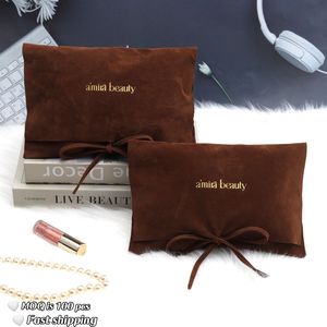 OEM/ODM yüksek sınıf özel Logo baskılı kırmızı süet zarf çanta makyaj kozmetik hediye mücevher kutusu parfüm depolama kadife toz kılıfı - Product Image 1