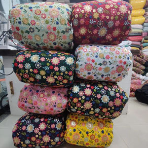 Tissu de soie brocart Banaras tissé à la main de luxe de qualité supérieure pour le rembourrage de vêtements ethniques et les créations de créateurs pour les mariages - Product Image 1