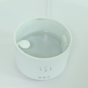 Diffuseur d'aromathérapie volcanique créatif à effet de fissure volcanique creuse, humidificateur flamme 400 ml avec fonction de minuterie, alimenté par courant alternatif - Product Image 4