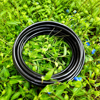Tuyau d'irrigation en PEHD à rayures bleues et noires, tube en polyéthylène haute résistance pour le transport d'eau agricole et l'irrigation paysagère
