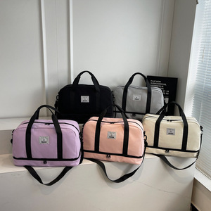 Sac de sport et de yoga grande capacité pour femmes, style coréen, avec séparation sec/humide, sac de voyage portable, sac de rangement pour bagages à main - Product Image 1