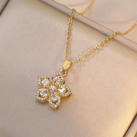 Collier en acier au titane avec fleur de zircon Bauhinia pour la fête des mères