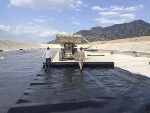 แผ่นรองบ่อ EPDM หนา 1.2 มม. สำหรับ<span class=keywords><strong>บ่อ</strong></span><span class=keywords><strong>ปลา</strong></span> <span class=keywords><strong>บ่อ</strong></span>เลี้ยง<span class=keywords><strong>ปลา</strong></span>คาร์<span class=keywords><strong>ฟ</strong></span> <span class=keywords><strong>บ่อ</strong></span>เลี้ยงสัตว์น้ำ <span class=keywords><strong>บ่อ</strong></span>ปลอม ดีไซน์ทันสมัย กันน้ำ ผลิตจากวัสดุย่อยสลายได้ พื้นผิวเรียบ - Product Image 6