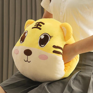 Coussin en peluche tigre jaune, coussin chauffe-mains doux pour enfants et étudiants, cadeau d'hiver unisexe - Product Image 4