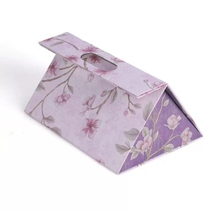 Sang trọng cứng nhắc túi giấy Hộp Quà Tặng tam giác có thể gập lại ráp cầm tay từ bao bì Hộp quà tặng - Product Image 4