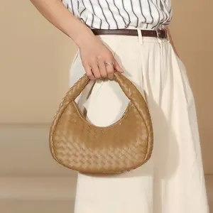 2024 Vintage Fashion Ladies Small Woven Purses Popular Handwoven Handbags with PU Real Leather Women Luxury Hand Bags for Girls