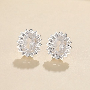 Modernos Pendientes de Plata S925 con Diseño de Flor Vintage y Circonitas de Colores, Joyería Unisex para Regalo - Product Image 3