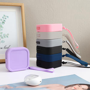 Bolsas pequeñas de silicona estilo Insta, ideales para monedas, lápiz labial, auriculares, almacenamiento con cremallera anticaídas, para llevar en la mano o guardar llaves. - Product Image 2