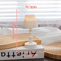 Veilleuse en cristal créative petit bureau chambre lampe de chevet atmosphère cadeau d'anniversaire pour les amis bouton batterie LED décoration