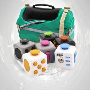 Cube anti-stress personnalisé de qualité supérieure en ABS, design portable pour adultes et enfants, stimule la concentration, la productivité, gadget anti-stress - Product Image 6
