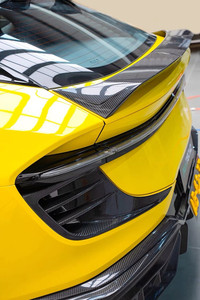 ชุดแต่งคาร์บอนไฟเบอร์สำหรับรถ Lotus Eletre SUV ปี 2022 สภาพใหม่ ประกอบด้วยลิ้นกันชนหน้า ดิฟฟิวเซอร์ สปอยเลอร์ สเกิร์ตข้าง ติดตั้งง่ายด้วยกาวในตัว พร้อมอุปกรณ์ประกอบ - Product Image 6