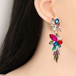 Pendientes de Moda con Cristales de Imitación de Perla, Aleación Plateada, Diseño de Mariposa Geométrica, Color de Moda para Mujer - Product Image 1