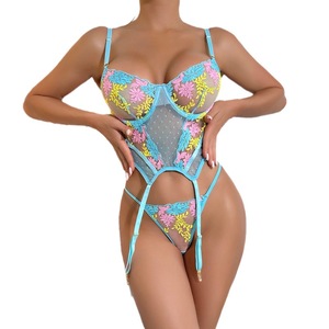 Ensemble de <span class=keywords><strong>lingerie</strong></span> sexy bleu mariage <span class=keywords><strong>mariée</strong></span> broderie florale <span class=keywords><strong>dos</strong></span> <span class=keywords><strong>nu</strong></span> jarretière col string - Product Image 1