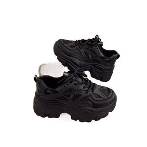 Chaussures de sport décontractées pour femmes, style européen, semelle épaisse légère, rehaussantes, beige et noir, nouvelle collection automne 2024 - Product Image 3