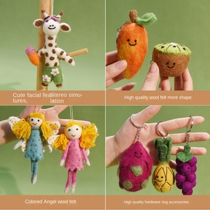 Nuovo creativo fatto a mano simpatico sacchetto di feltro di lana animale peluche ciondolo portachiavi PP cotone imbottitura Unisex piccoli accessori appesi - Product Image 4