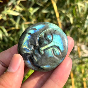 Roche de Quartz sculpté à la main en cristal Labradorite, naturelle, Flash bleu, visage, soleil et lune, pierres de guérison, édition - Product Image 5