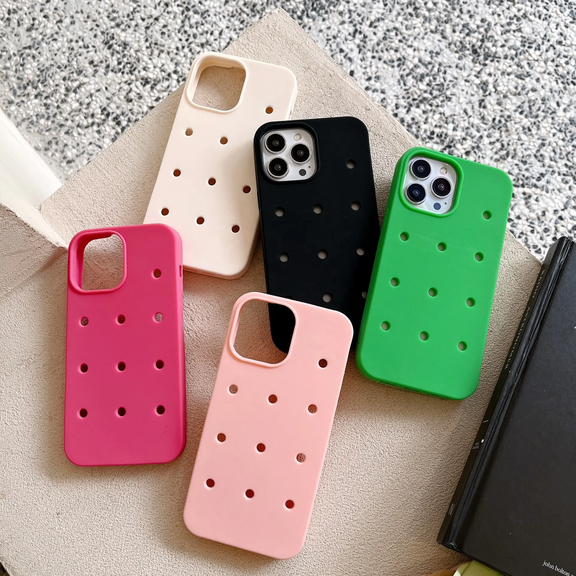 Bonita funda impermeable 3D de silicona líquida DIY para teléfono móvil con agujeros para sostener Croc Charms para Iphone 15 14 13 12 11 Pro Max