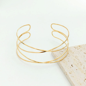 2025 bracciale da donna multistrato da donna con bracciale dorato esagerato con personalità impilata fascia superiore placcato <span class=keywords><strong>oro</strong></span> - Product Image 3