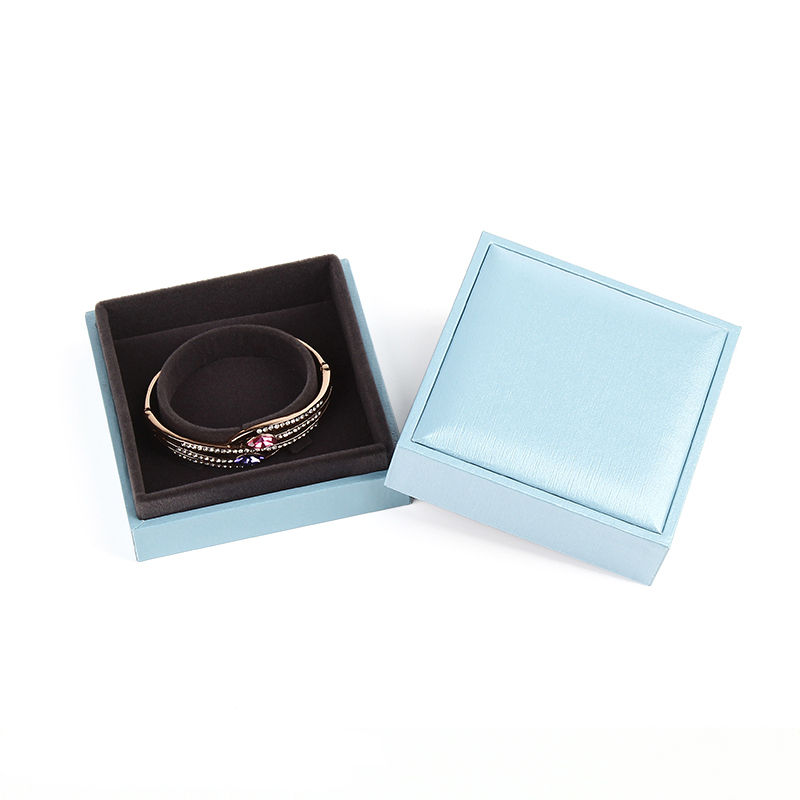 Boîte bracelet bleu ciel