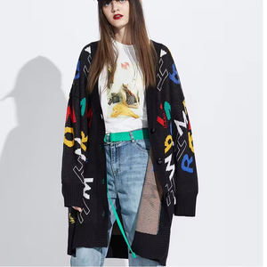 <span class=keywords><strong>Cardigan</strong></span> da Donna alla Moda di Lunghezza Media con Stampa Jacquard, Bottoni e Motivi Trendy - Product Image 2