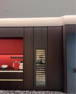 ชุดตู้ครัวสำเร็จรูปดีไซน์หรูหราสไตล์อิตาลีสำหรับโรงแรมเชิงพาณิชย์ทันสมัย พร้อมตู้เก็บของติดผนังและชุดไอส์แลนด์สำหรับห้องนั่งเล่น โครงสร้างโลหะ - Product Image 6