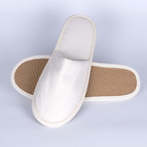 Kişiselleştirilmiş Modern Lüks Çevre Dostu Kapalı Burunlu Yumuşak Nefes Alabilen Otel Terlikleri Biyobozunur Mantar Tabanlı Tek Kullanımlık Malzemeler - Product Image 2