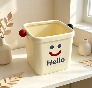 Lindo Mini Bote de <span class=keywords><strong>Basura</strong></span> de Escritorio con Anillo de Presión, Contenedor de Residuos para Dormitorio, Oficina, Hogar, Caja de Almacenamiento, Superventas, Suministro Directo de Fábrica al por Mayor - Product Image 4