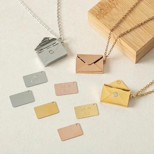 Collar con colgante de sobre estilo europeo-americano, chapado en cobre, con grabado de carta de amor, cadena de bambú - Product Image 2