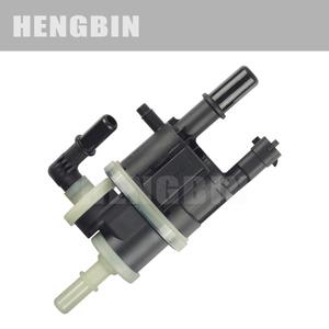 Solénoïde de canister à charbon, vanne de carburant, pièce moteur # 1160A1042E 68337662AC 05281451AB - Product Image 1