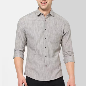 Camisa casual de corte holgado para hombre con hombros caídos y mangas extendidas para un estilo urbano contemporáneo y para combinar en capas. - Product Image 6